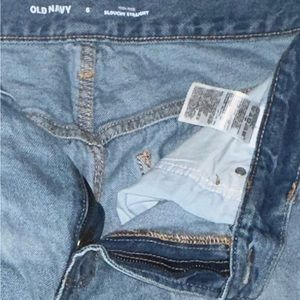 BUNDLE! 2 pair Old navy jeans, size 6. Never worn but to try on, new w/o tags